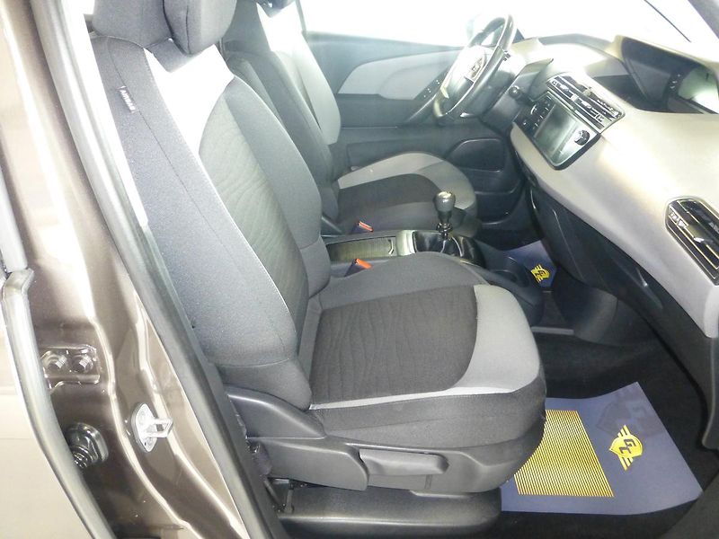 Citroën Grand C4 Picasso (2014) 1,6HDI*DIGI*NAVIGACE*ALU*7MIST - fotka 20 z 29