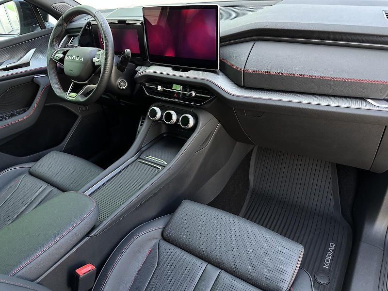 Škoda Kodiaq RS 265PS 2.0TSi 4x4 DSG Matrix - fotka 44 z 50
