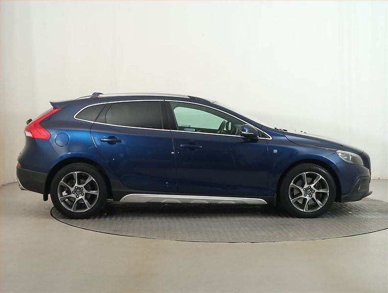 Volvo V40 (2014) 2.0 T4 AWD, 4X4, Automat - fotka 6 z 16
