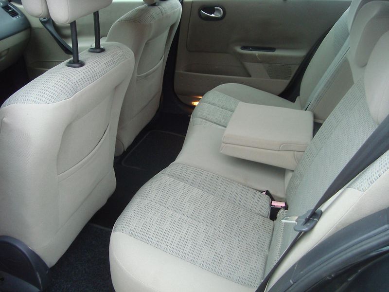 Renault Mégane (2006) 1,5dci - fotka 7 z 13