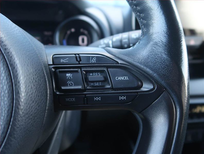 Toyota Yaris (2020) 1.5 VVT-i Hybrid - fotka 18 z 20