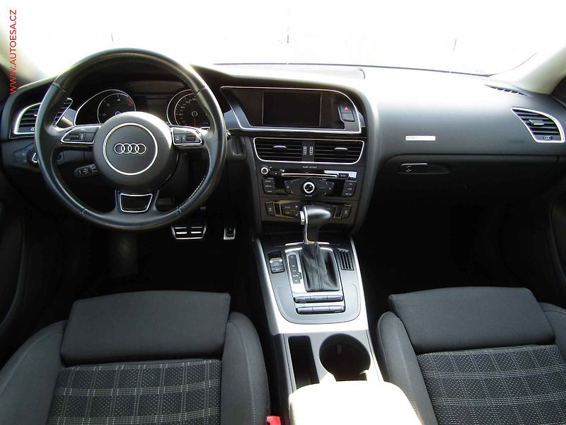 Audi A5 (2016) 2.0 TDi Quattro, AT, park - fotka 8 z 17