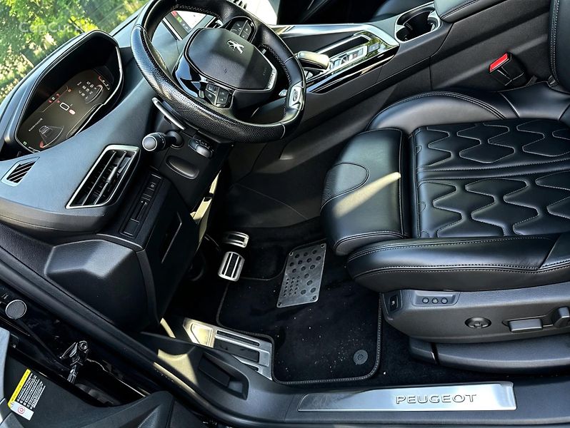 Peugeot 3008 (2018) - fotka 20 z 29