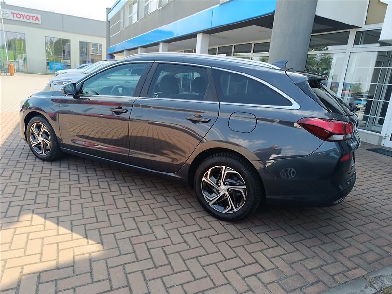 Hyundai i30 1,0 T-GDi Smart DCT - fotka 7 z 22