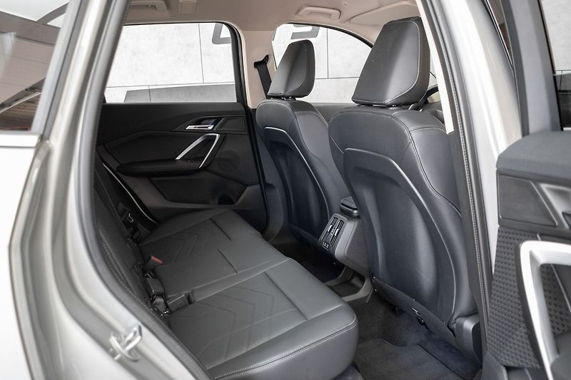 BMW X1 xDrive20d TAŽNÉ*ZÁRUKA*ČR 1.M* - fotka 13 z 43