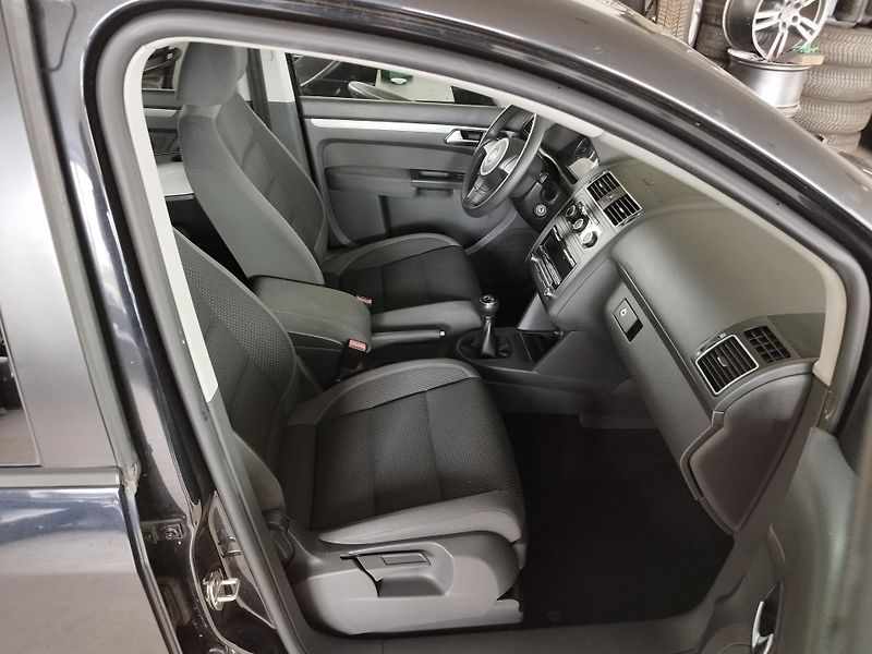 Volkswagen Touran (2012) 1,2TSI,77KW,KLIMA,ALU,SER.KN - fotka 16 z 26
