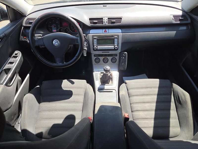 Volkswagen Passat 2,0TDi kombi tažné - fotka 8 z 11