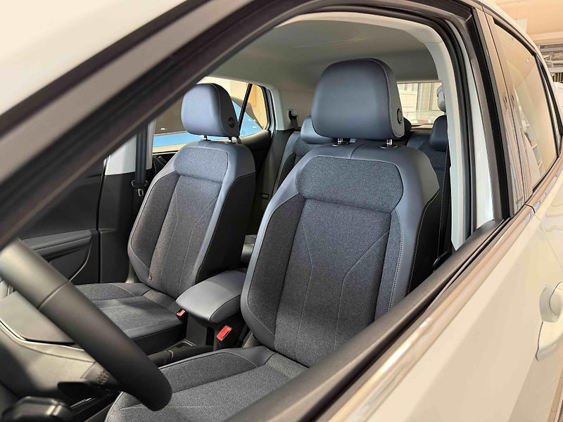 Volkswagen T-Cross (2025) 1.5 TSI 110 kW 7DSG - fotka 6 z 8