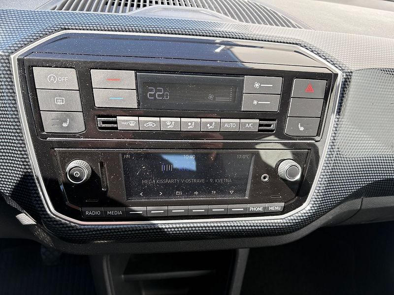 Volkswagen up! 1.0, 55kW, Klima, Výhřevy - fotka 9 z 15
