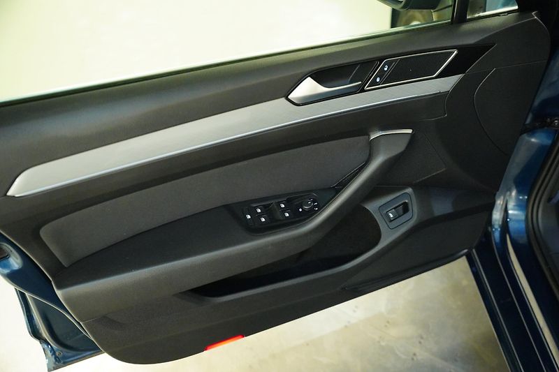 Volkswagen Passat - fotka 12 z 28