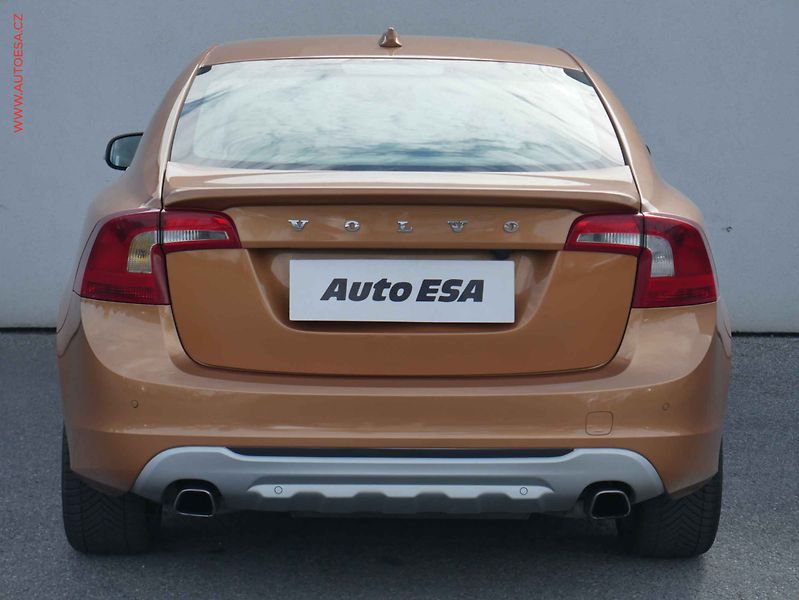 Volvo S60 (2010) 2.0 T, ČR, Summum, AT, kůže - fotka 5 z 18