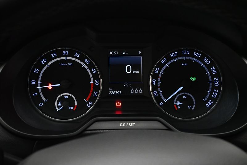 Škoda Octavia 2,0 TDI 135kW RS Záruka až 5 l - fotka 16 z 30