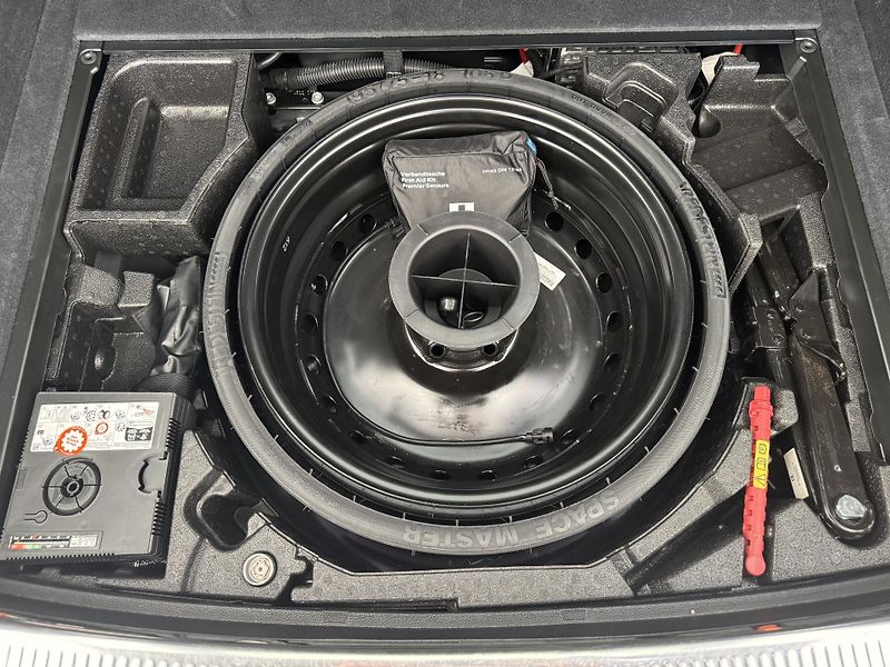 Audi Q5 SB*40tdi*ČR*DPH*S-Line*Vzduch* - fotka 14 z 42