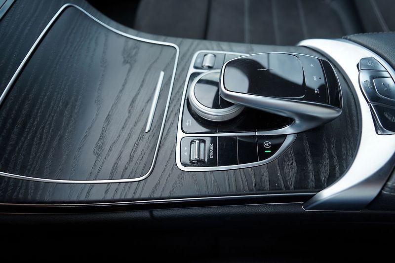 Mercedes-Benz Třídy C C 220d cabrio 4Matic AMG/210PS - fotka 43 z 44