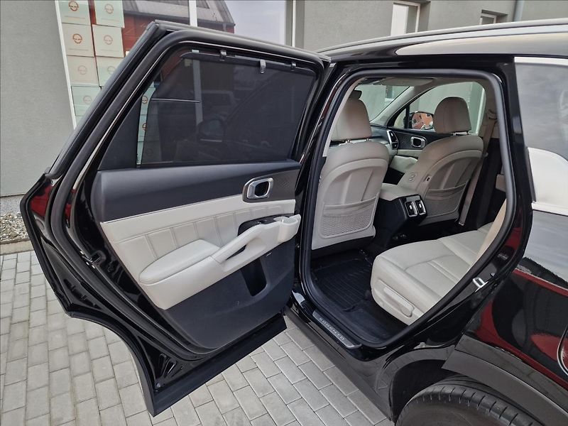 Kia Sorento 1.6T-GDi PHEV 4x4 Premium, ČR - fotka 18 z 50
