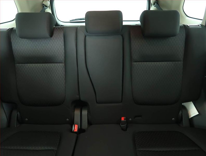 Mitsubishi Outlander (2013) 2.2 DI-D, 4X4, 7 míst, ČR - fotka 10 z 18