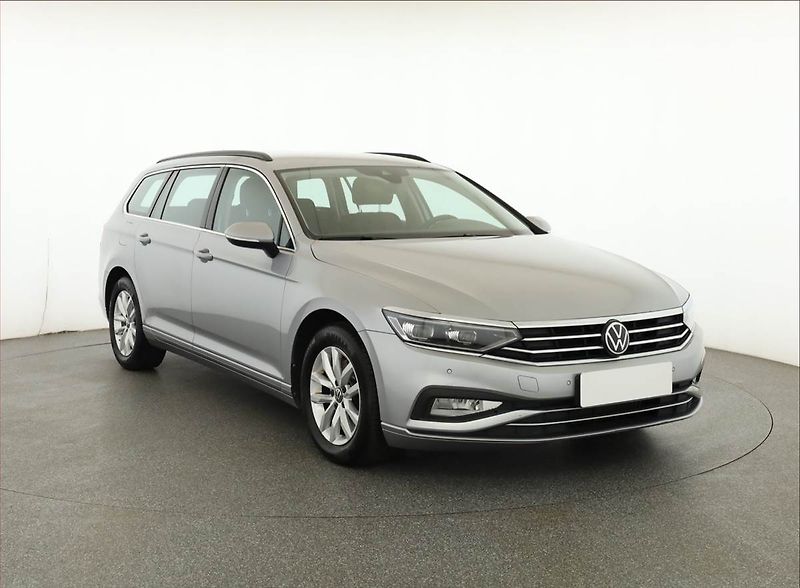 Volkswagen Passat (2020) Business 2.0 TDI, Automat - fotka 1 z 18