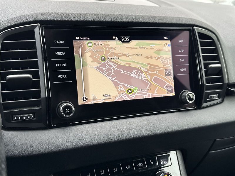 Škoda Karoq (2020) 2.0 TDI 4x4 DSG Sportline - fotka 18 z 36