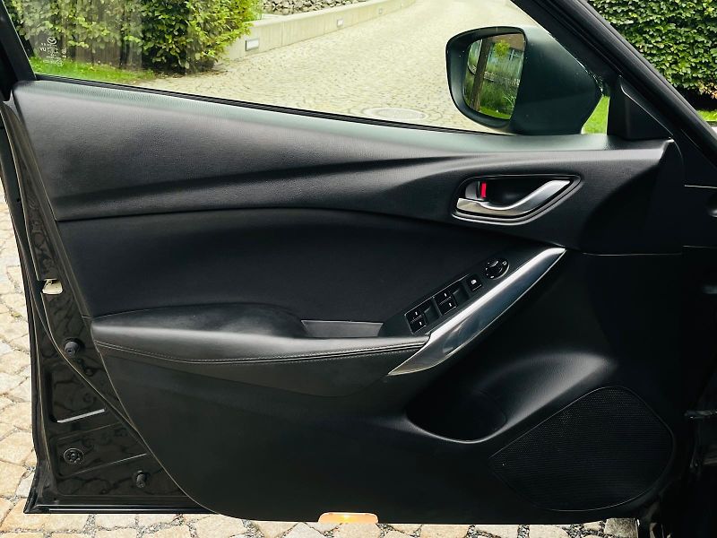 Mazda 6 2.0i MANUÁL SENZORY SERVISKA - fotka 28 z 45