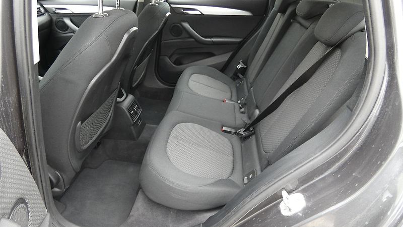BMW X1 sDrive 18i - fotka 21 z 24