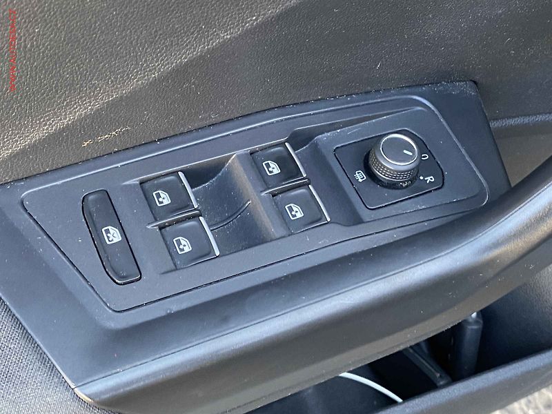 Volkswagen T-Roc (2018) 1.5 TSi, Comfortline, LED - fotka 11 z 18