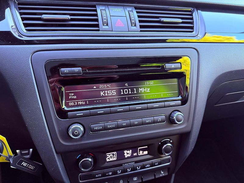 Škoda Rapid 1.2 TSi Style Plus, Serviska - fotka 18 z 25