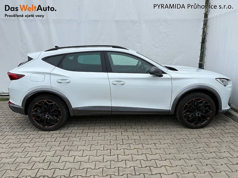Cupra Formentor (2022) 2.0 TSI 140 kW DSG 4WD - fotka 6 z 27