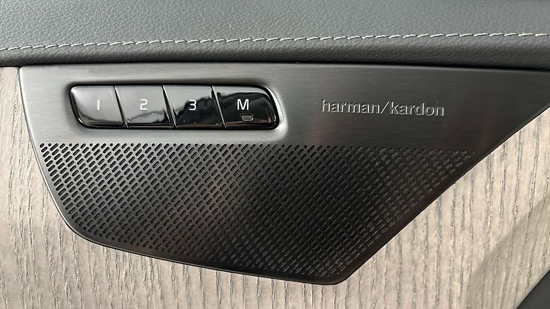 Volvo XC90 2.0 B5 AUT AWD Plus Bright - fotka 25 z 30