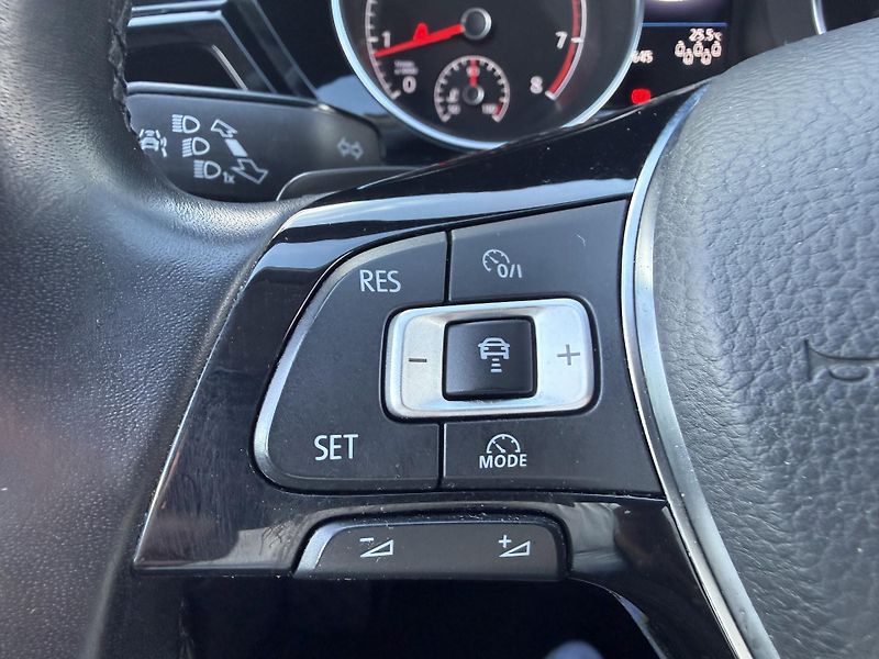 Volkswagen Touran (2017) 1.4 TSI 7 míst, ser.knížka - fotka 24 z 38
