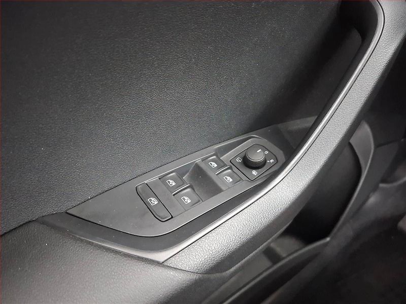 Škoda Karoq (2023) Style 1.5 TSI - fotka 19 z 20