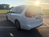 Chrysler Pacifica (2018)  3,6 L DVD Hybrid Plug In 2018 - náhled 2