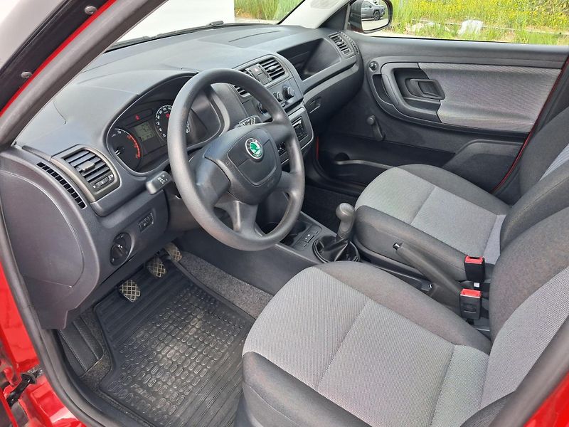 Škoda Fabia 1.2 HTP / 51 kW - fotka 11 z 21