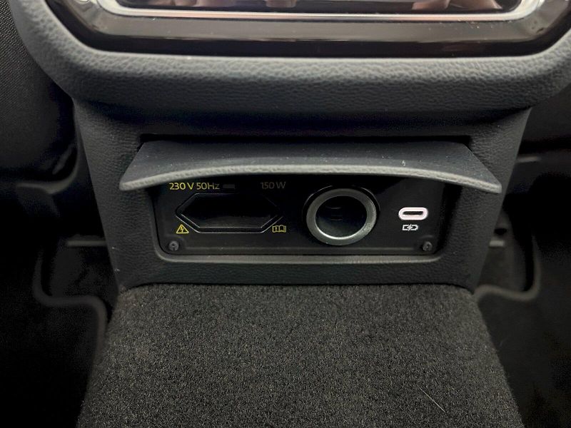 Volkswagen Passat (2022) Business 2.0 TDI 110kW - fotka 30 z 33