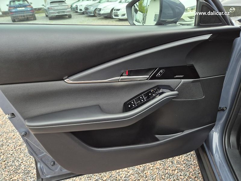 Mazda CX-30 (2022) CX-30 2.0i ESkyactiv-X Automat - fotka 37 z 54