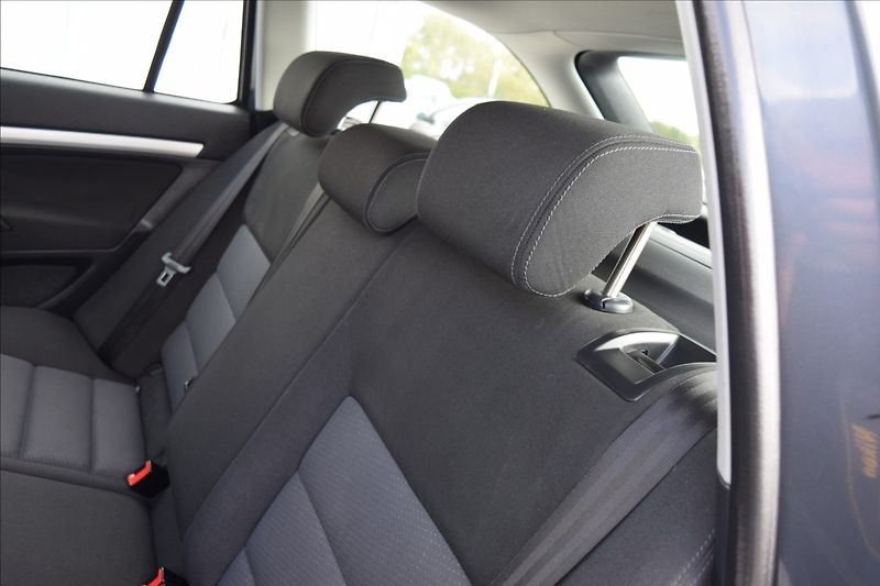 Škoda Octavia 2,0 TDi 103kw 4x4 2 SADY KOL - fotka 17 z 36