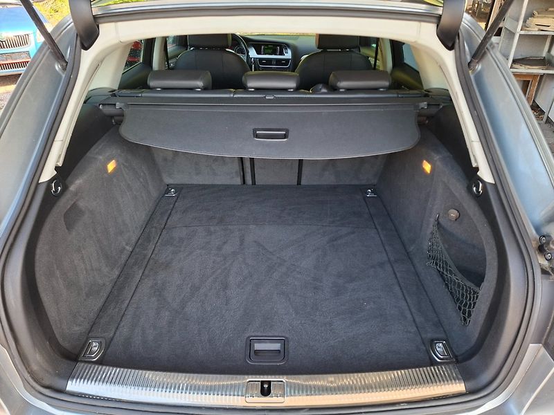 Audi A4 (2012) 3.0TDI 176kW 7A QUATTRO - fotka 32 z 39