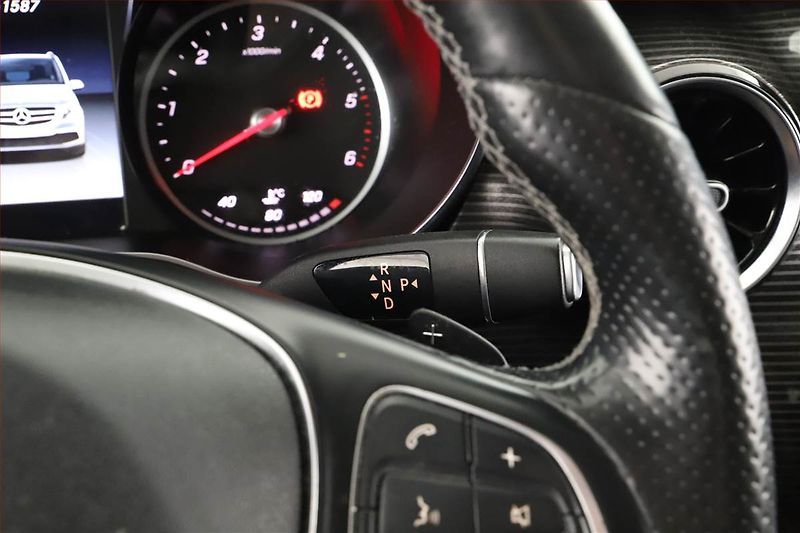 Mercedes-Benz Třídy V (2019) 300 d 4MATIC, ČR, DPH - fotka 13 z 26