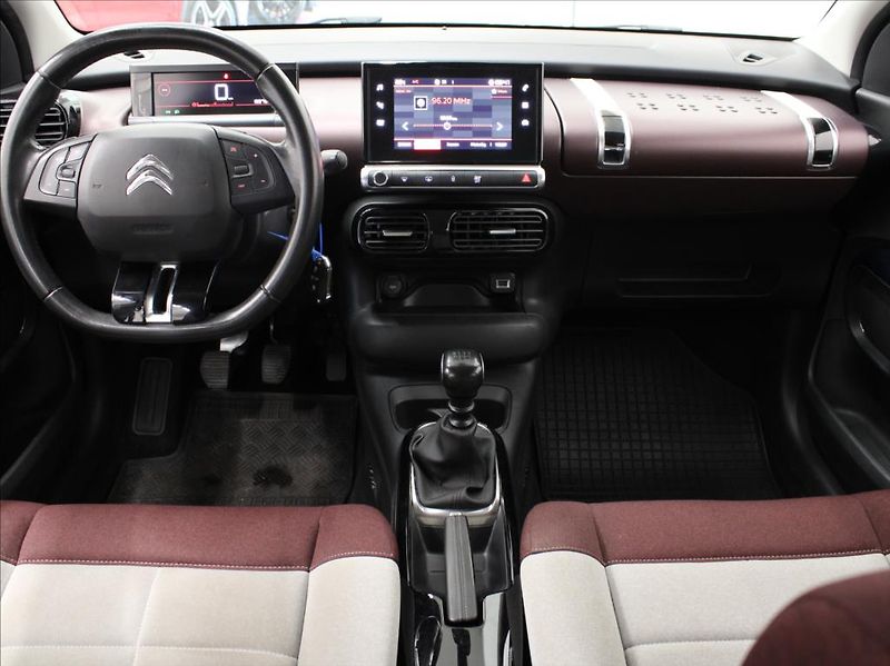 Citroën C4 Cactus 1,2 PureTech 81kW 1.majitel ČR - fotka 8 z 22