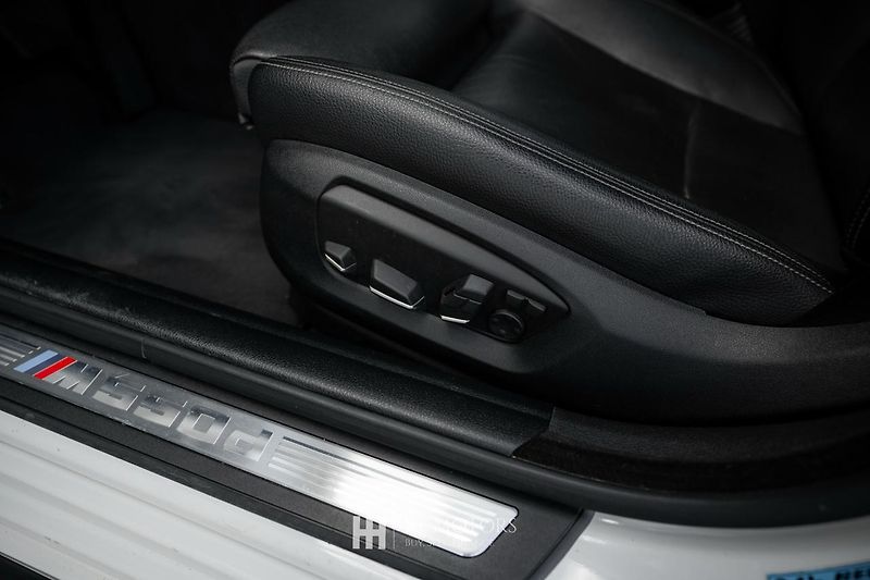BMW Řada 5 (2013) M550d xDrive 280kW Touring - fotka 24 z 51