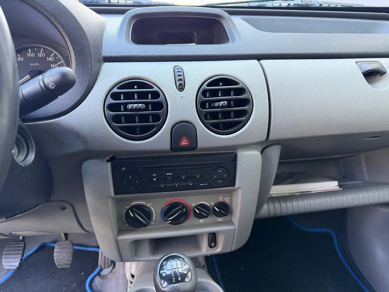 Renault Kangoo 1,5 DCi Long / plošina / boční - fotka 18 z 23