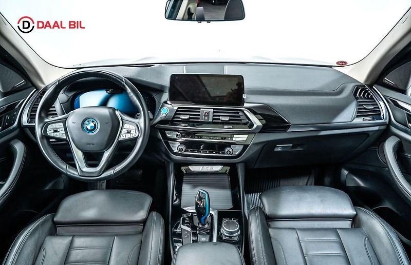 BMW iX3 SoH 96% HuD 360k Tažné Pano. - fotka 9 z 27