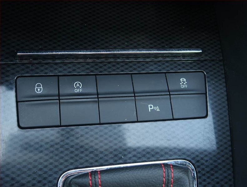 Škoda Octavia (2013) RS 2.0 TSI, Automat - fotka 21 z 23