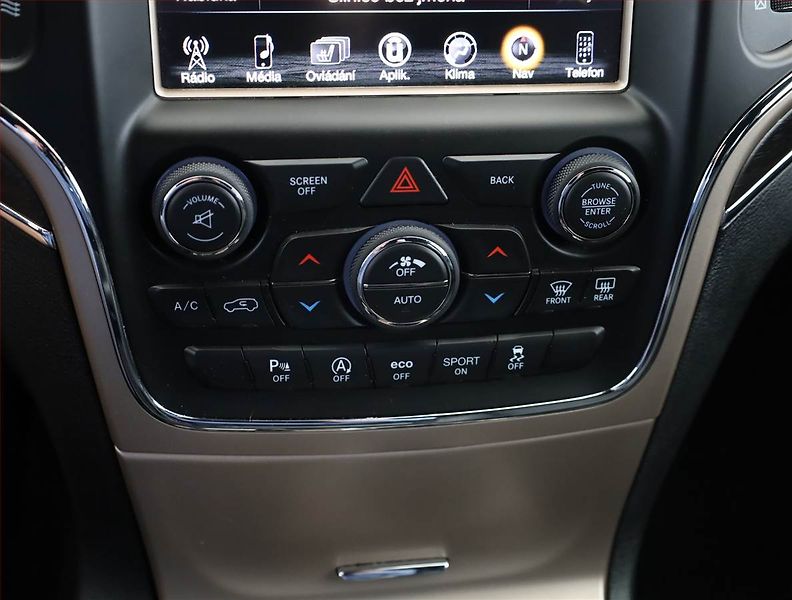 Jeep Grand Cherokee (2017) Limited 3.0 CRD - fotka 12 z 20