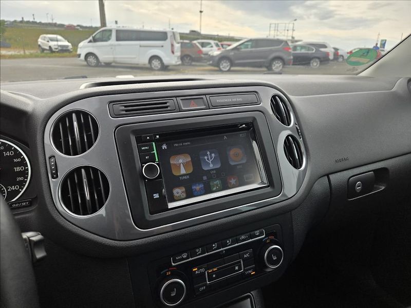 Volkswagen Tiguan 2,0 TDI  4x4 - fotka 18 z 23