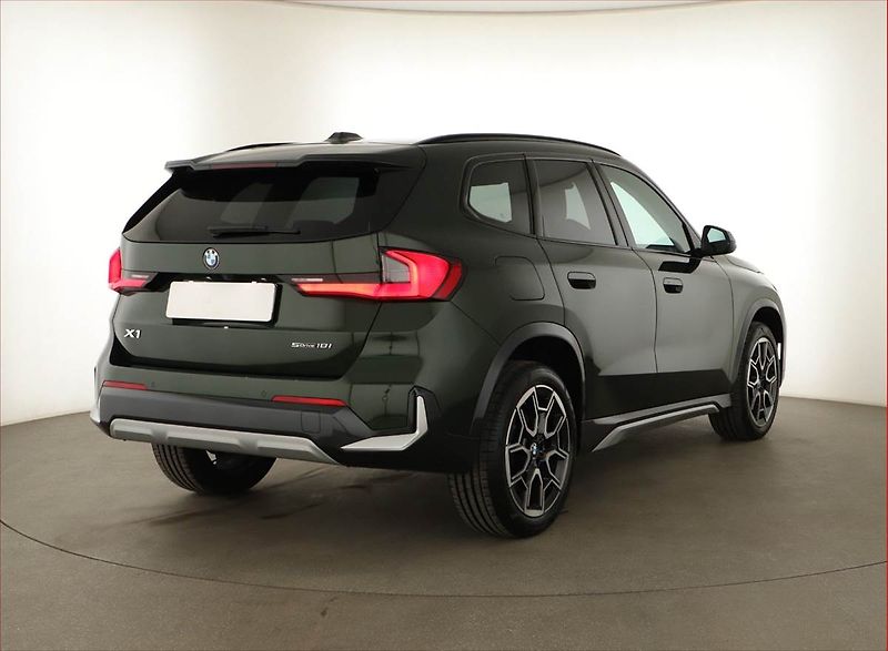 BMW X1 (2025) sDrive18i, XLine Edition - fotka 5 z 17