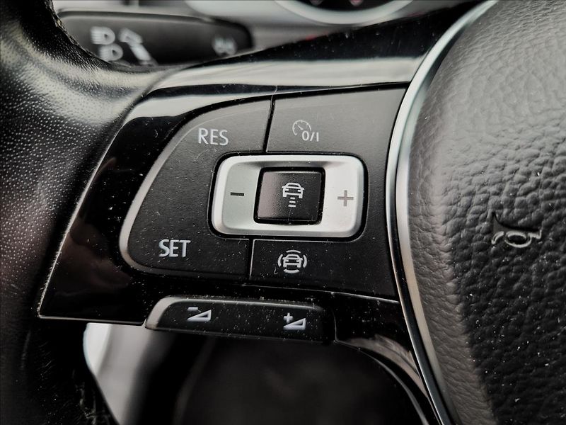 Volkswagen Golf 1,0 TSI,navi,digiklima,acc,alu - fotka 19 z 49