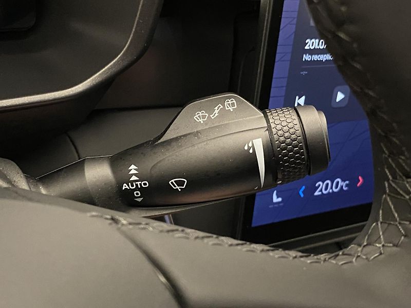 Lynk & Co 01 (2025) CORE PHEV AUT CZ 1.maj - fotka 28 z 96