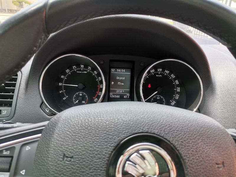 Škoda Yeti (2014) 2.0TDi 81kw Elegance XEN NAVI - fotka 12 z 31