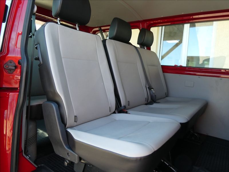 Volkswagen Transporter 2,0 TDi 75kW 9.míst, serviska - fotka 21 z 43