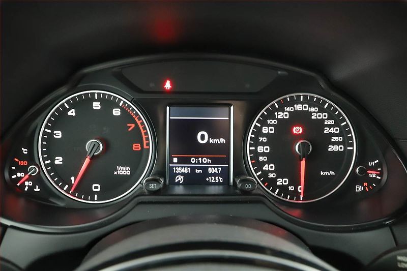 Audi Q5 (2013) S line 2.0 TFSI, 4X4, Kůže - fotka 8 z 18